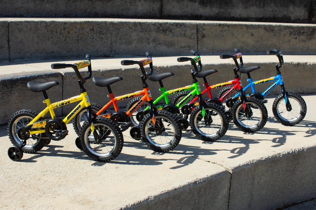Dynacraft Magna Major Damage Kids 16" Bike with Removable Training Wheels